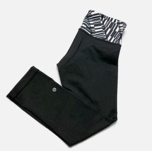 Lululemon Wunder Under Crop III Yin Yang Size 4